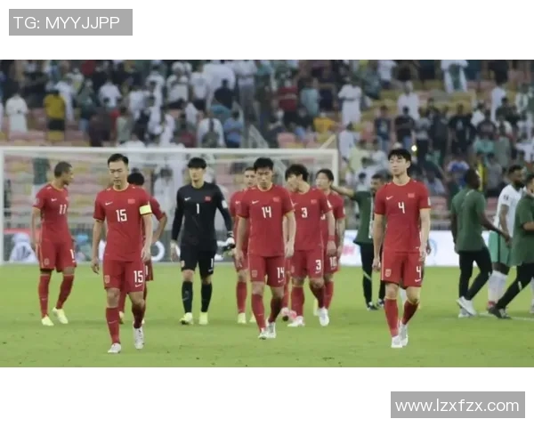 重庆足球队与广州足球队赛后复盘分析比赛节奏与战术表现